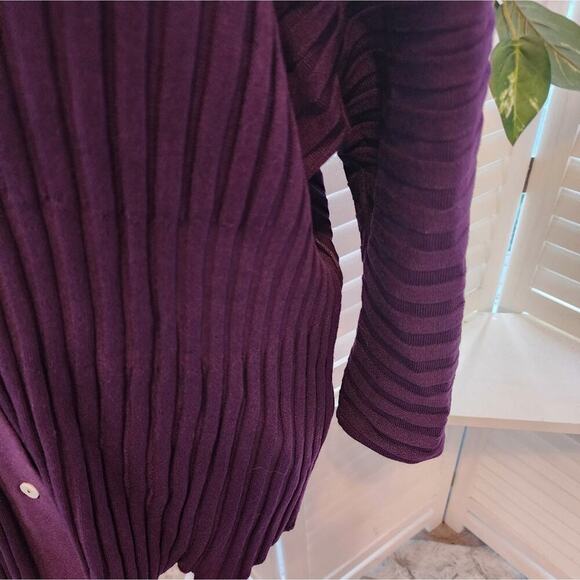 MISOOK PURPLE RIBBED BUTTON DOWN SWEATER SIZE LARGE(OVERSIZED) - Picture 4 of 7
